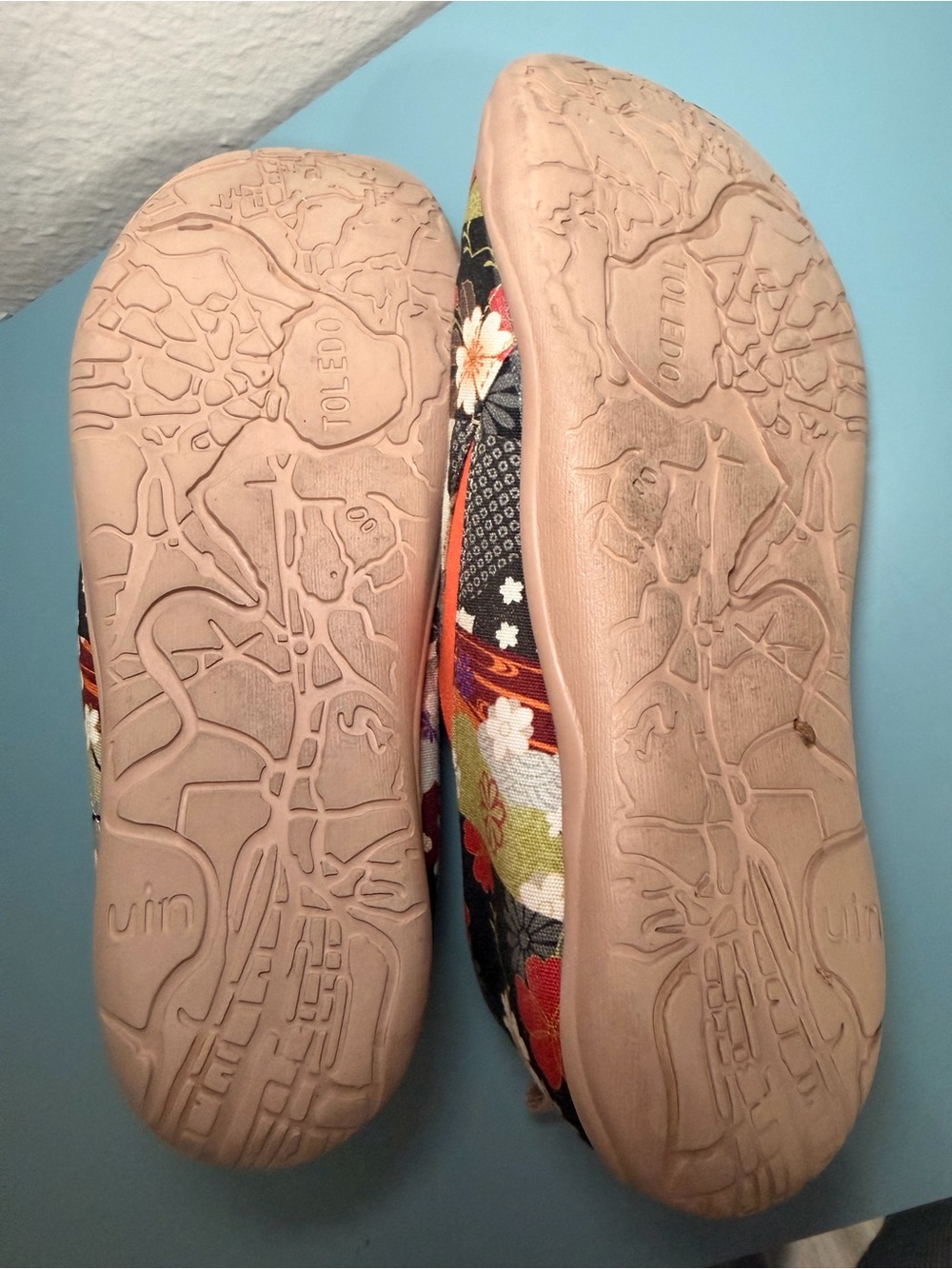 UIN travel shoes Japanese-inspired floral patchwork flats - Size 7.5 - Picture 9 of 9